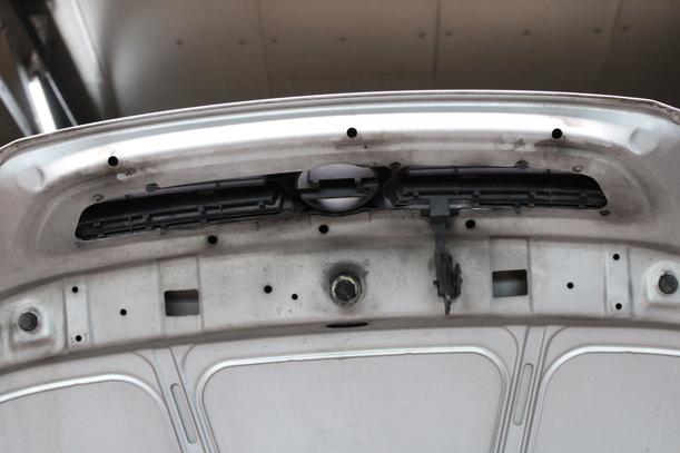 Foto: MOTORHAUBE (OHNE GRILL) eines Opel Zafira 1.6 Attraction