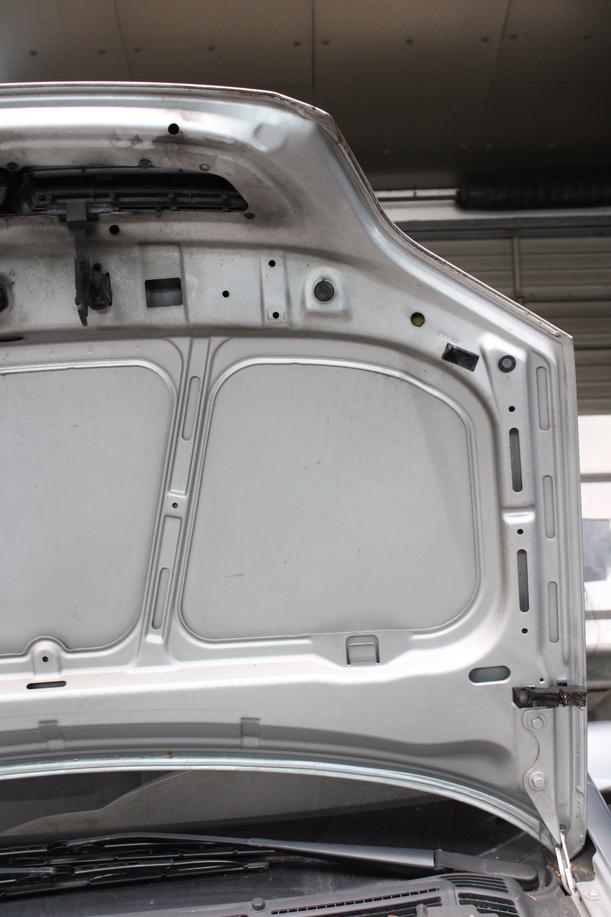 Foto: MOTORHAUBE (OHNE GRILL) eines Opel Zafira 1.6 Attraction