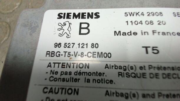 Foto: AIRBAGSTEUERGERÄT eines Peugeot 307 110 Attraction