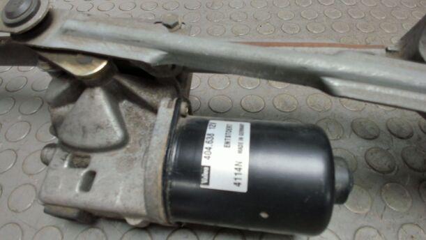 Foto: SCHEIBENWISCHERMOTOR VORN eines Peugeot 307 110 Attraction