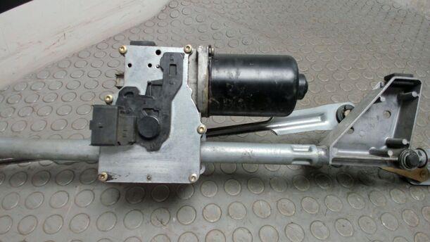 Foto: SCHEIBENWISCHERMOTOR VORN eines Peugeot 307 110 Attraction