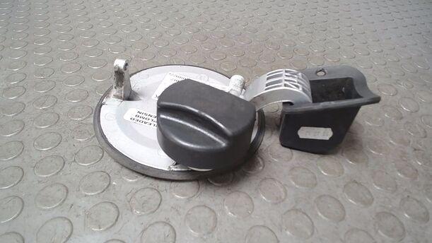 Foto: TANKKLAPPE/ TANKDECKEL eines Opel Zafira 1.6 Attraction