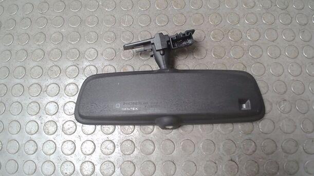 Foto: INNENSPIEGEL AUTOMATISCH ABBLENDBAR eines Opel Zafira 1.6 Attraction