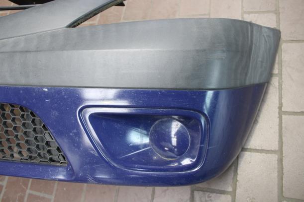 Foto: STOSSFÄNGER / STOßSTANGE VORN ( VOR FACELIFT ) eines Dacia Logan MCV 1.5 dCi Attraction