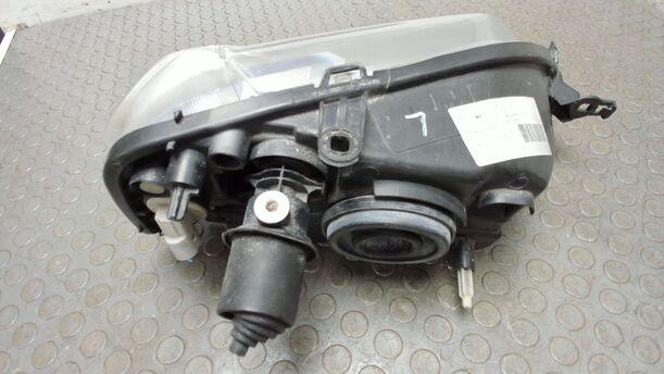 Foto: SCHEINWERFER LINKS eines Dacia Logan MCV 1.5 dCi Attraction