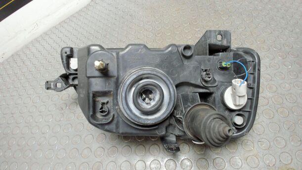 Foto: SCHEINWERFER LINKS eines Dacia Logan MCV 1.5 dCi Attraction