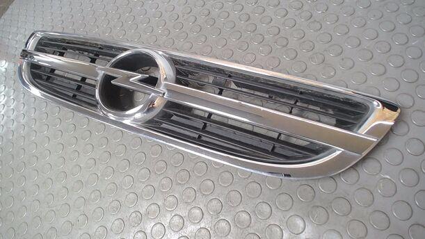 Foto: KÜHLERGRILL eines Opel Zafira 1.6 Attraction