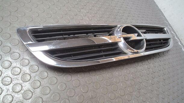 Foto: KÜHLERGRILL eines Opel Zafira 1.6 Attraction