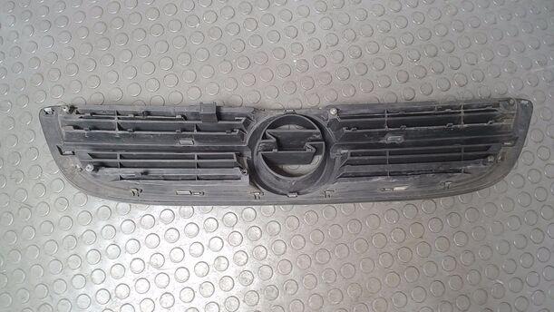 Foto: KÜHLERGRILL eines Opel Zafira 1.6 Attraction