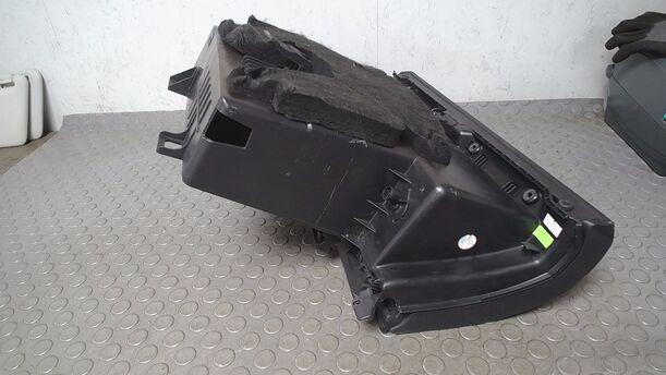 Foto: HANDSCHUHFACH eines Mercedes-Benz A 170 Attraction