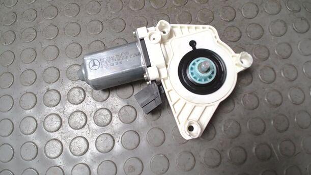 Foto: FENSTERHEBERMOTOR HINTEN RECHTS eines Mercedes-Benz A 170 Attraction