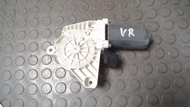 Foto: FENSTERHEBERMOTOR VORN RECHTS eines Mercedes-Benz A 170 Attraction