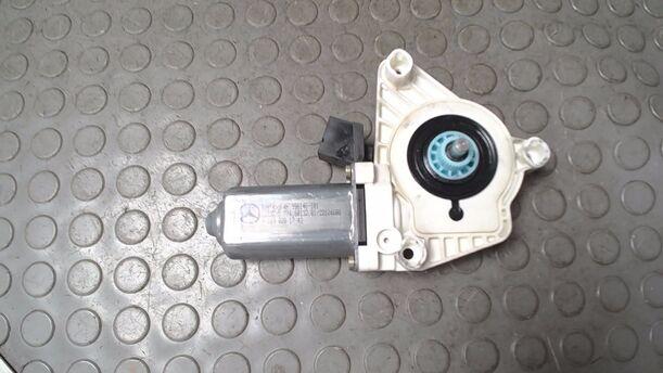 Foto: FENSTERHEBERMOTOR VORN LINKS eines Mercedes-Benz A 170 Attraction