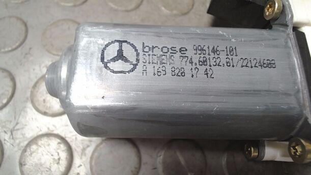 Foto: FENSTERHEBERMOTOR VORN LINKS eines Mercedes-Benz A 170 Attraction