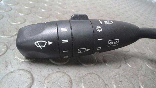 Foto: BLINKSCHALTER/ KOMBISCHALTER ( VALEO ) eines Mercedes-Benz A 170 Attraction
