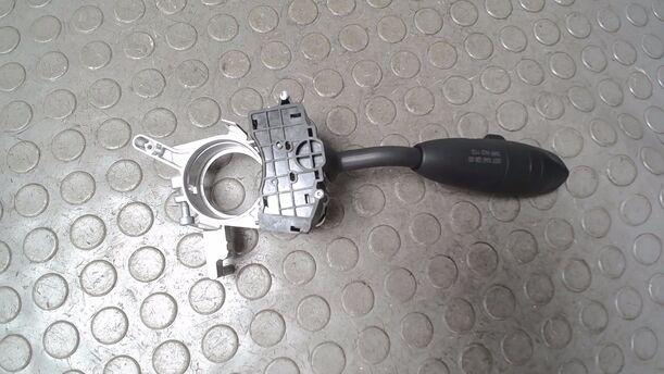 Foto: BLINKSCHALTER/ KOMBISCHALTER ( VALEO ) eines Mercedes-Benz A 170 Attraction