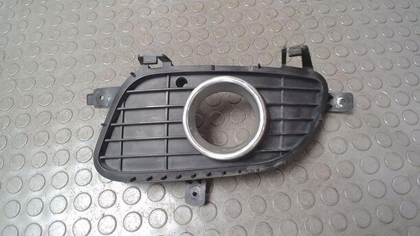 Foto: LUFTGITTER/ BLENDE NEBELSCHEINWERFER LINKS eines Mercedes-Benz A 170 Attraction