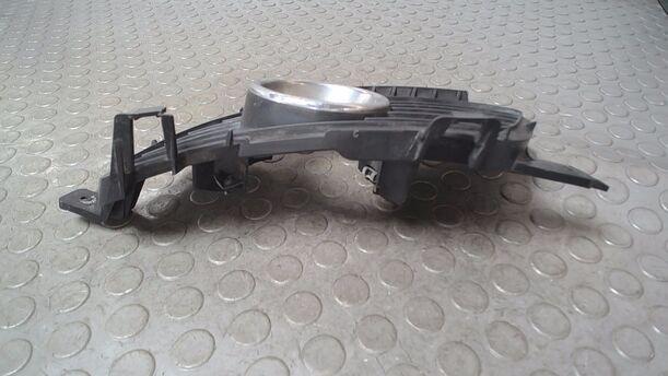 Foto: LUFTGITTER/ BLENDE NEBELSCHEINWERFER LINKS eines Mercedes-Benz A 170 Attraction