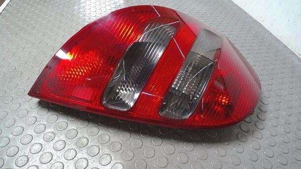 Foto: HECKLEUCHTE/ RÜCKLEUCHTE LINKS eines Mercedes-Benz A 170 Attraction
