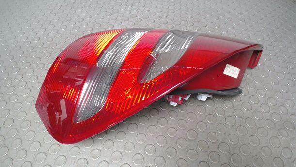 Foto: HECKLEUCHTE/ RÜCKLEUCHTE LINKS eines Mercedes-Benz A 170 Attraction