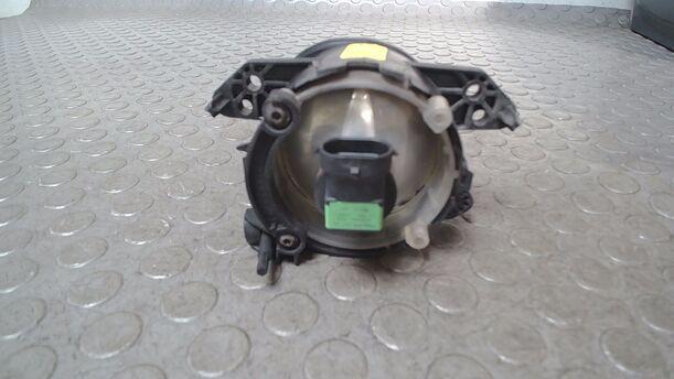 Foto: NEBELSCHEINWERFER LINKS eines Mercedes-Benz A 170 Attraction