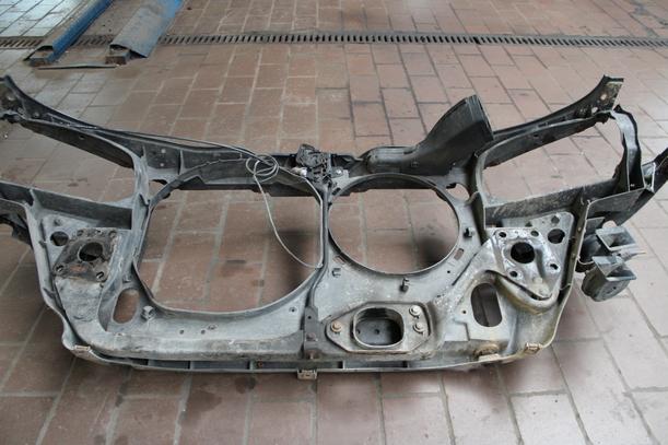 Foto: FRONTBLECH/ SCHLOSSTRÄGER ( KLIMAANLAGE ) eines VW Passat Variant 2.3 V5 Attraction