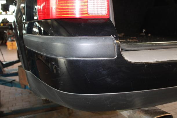 Foto: STOSSFÄNGER/ STOßSTANGE HINTEN ( VARIANT ) eines VW Passat Variant 2.3 V5 Attraction