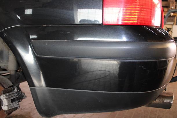 Foto: STOSSFÄNGER/ STOßSTANGE HINTEN ( VARIANT ) eines VW Passat Variant 2.3 V5 Attraction
