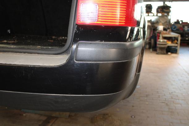 Foto: STOSSFÄNGER/ STOßSTANGE HINTEN ( VARIANT ) eines VW Passat Variant 2.3 V5 Attraction