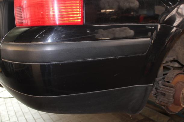 Foto: STOSSFÄNGER/ STOßSTANGE HINTEN ( VARIANT ) eines VW Passat Variant 2.3 V5 Attraction
