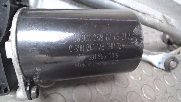 Foto: SCHEIBENWISCHERMOTOR VORN eines VW Passat Variant 2.3 V5 Attraction
