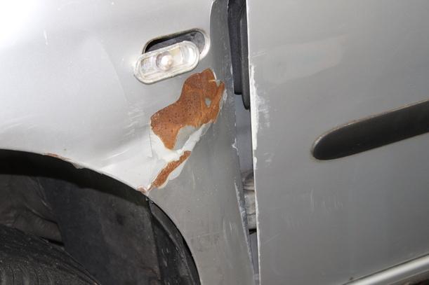 Foto: TÜR VORN LINKS ( 2/3 TÜRER ) eines Seat Ibiza 1.4 16V Attraction
