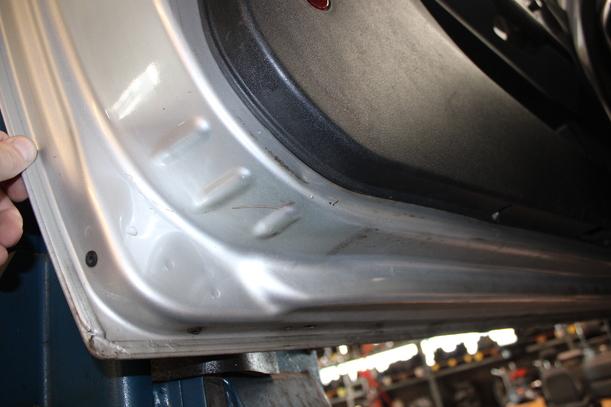 Foto: TÜR VORN LINKS ( 2/3 TÜRER ) eines Seat Ibiza 1.4 16V Attraction