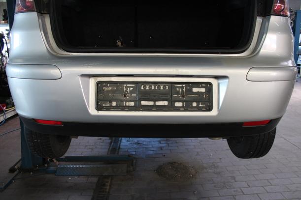 Foto: STOSSFÄNGER / STOßSTANGE HINTEN eines Seat Ibiza 1.4 16V Attraction