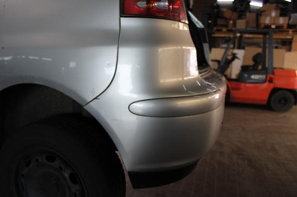 Foto: STOSSFÄNGER / STOßSTANGE HINTEN eines Seat Ibiza 1.4 16V Attraction