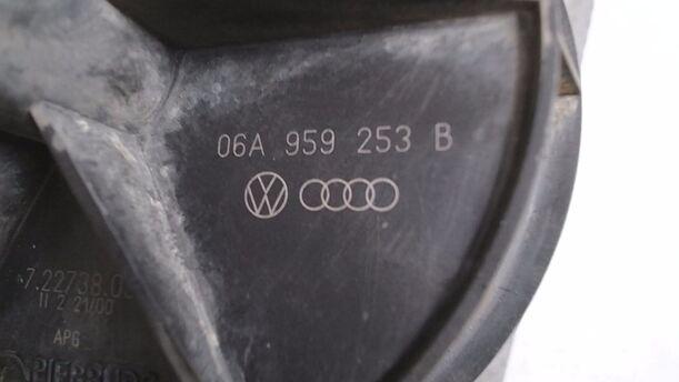 Foto: SEKUNDÄRLUFTPUMPE eines VW Passat Variant 2.3 V5 Attraction