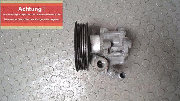 Foto: PUMPE SERVOLENKUNG/ SERVOPUMPE eines VW Passat Variant 2.3 V5 Attraction