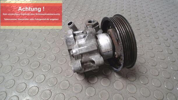 Foto: PUMPE SERVOLENKUNG/ SERVOPUMPE eines VW Passat Variant 2.3 V5 Attraction