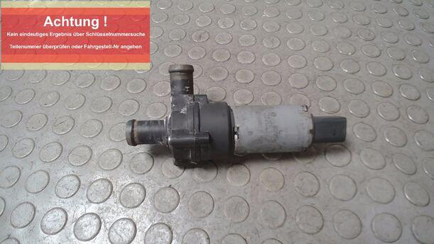 Foto: ELEKTRISCHE ZUSATZWASSERPUMPE ( BOSCH ) eines VW Passat Variant 2.3 V5 Attraction