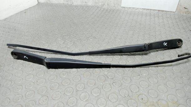 Foto: SCHEIBENWISCHERARME VORN eines Seat Ibiza 1.4 16V Attraction