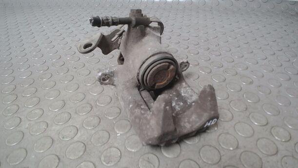 Foto: BREMSSATTEL HINTEN RECHTS ( VARIANT / LUCAS ) eines VW Passat Variant 2.3 V5 Attraction