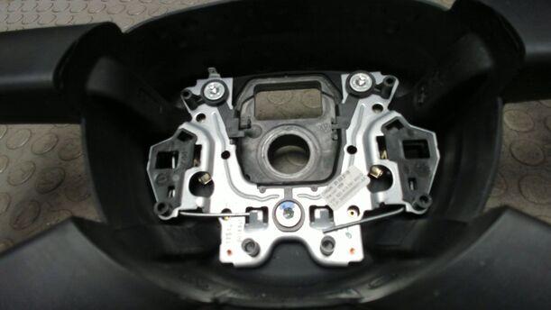 Foto: LENKRAD ( 4 SPEICHEN ) eines VW Fox 1.2 Attraction