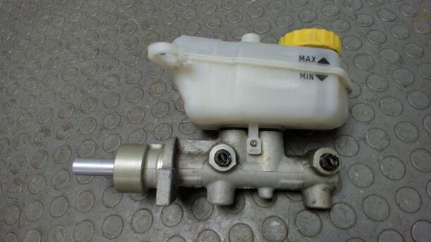 Foto: HAUPTBREMSZYLINDER eines VW Fox 1.2 Attraction