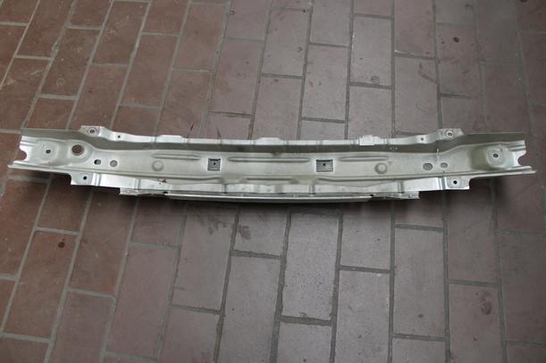 Foto: VERSTÄRKUNG VORN eines Opel Astra 1.8 Attraction