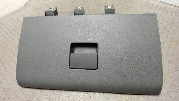 Foto: HANDSCHUHFACH eines VW Fox 1.2 Attraction