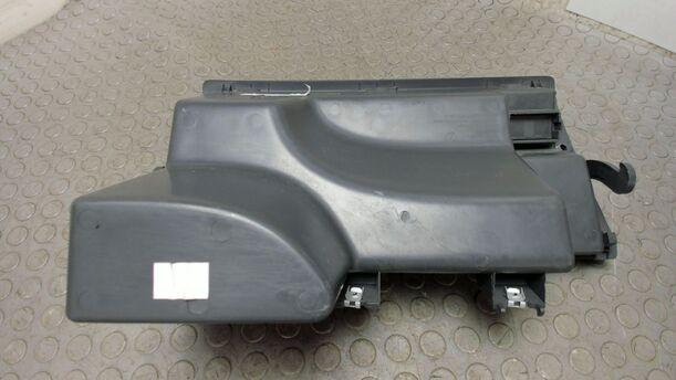 Foto: HANDSCHUHFACH eines VW Fox 1.2 Attraction