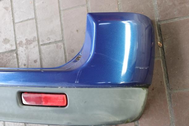 Foto: STOSSFÄNGER / STOSSSTANGE HINTEN eines Lada Lada 111 16V Attraction