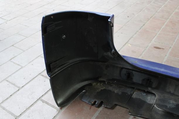 Foto: STOSSFÄNGER / STOSSSTANGE HINTEN eines Lada Lada 111 16V Attraction