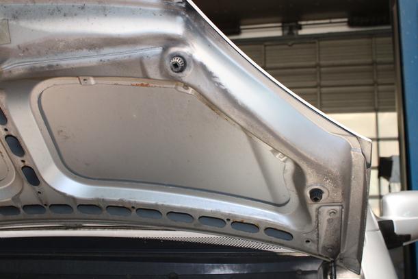 Foto: MOTORHAUBE eines Mercedes-Benz Vaneo 1.6 Attraction