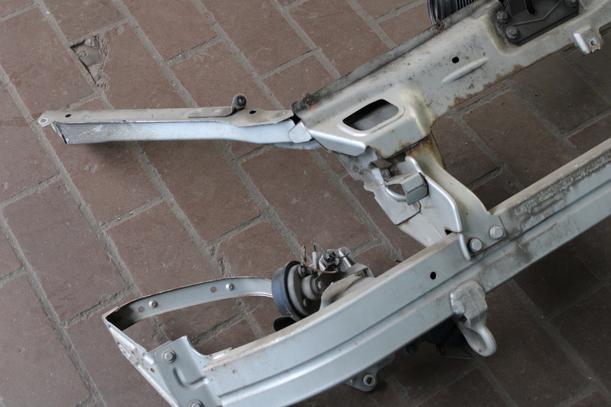 Foto: SCHLOSSTRÄGER OBEN eines Mercedes-Benz Vaneo 1.6 Attraction